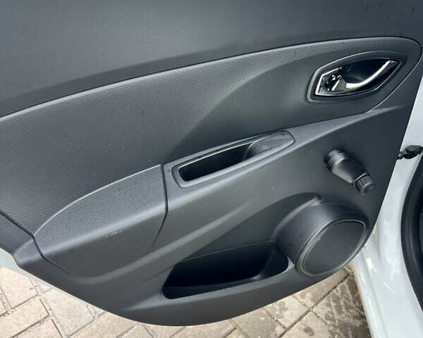 Рено Кліо, об'ємом двигуна 1.2 л та пробігом 132 тис. км за 9300 $, фото 10 на Automoto.ua