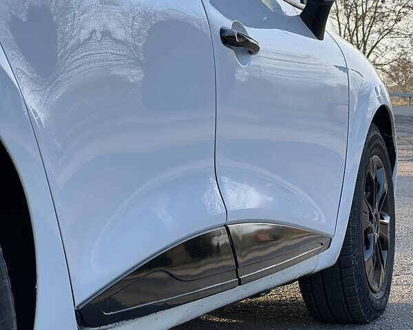 Рено Клио, объемом двигателя 1.5 л и пробегом 260 тыс. км за 7300 $, фото 6 на Automoto.ua