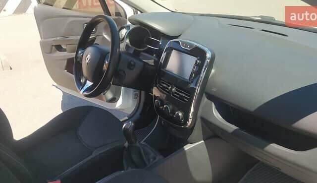Рено Клио, объемом двигателя 1.46 л и пробегом 299 тыс. км за 7450 $, фото 11 на Automoto.ua