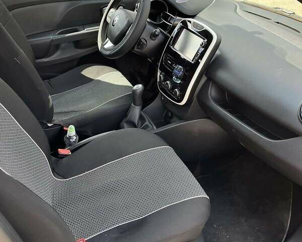 Рено Клио, объемом двигателя 1.5 л и пробегом 218 тыс. км за 8700 $, фото 11 на Automoto.ua