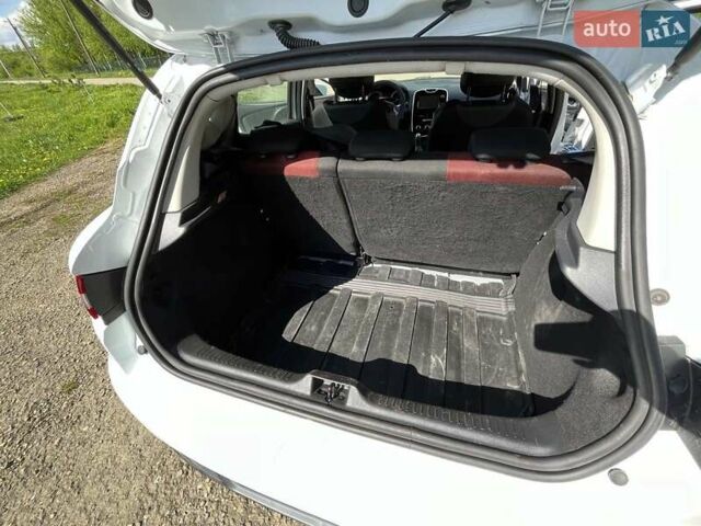 Рено Клио, объемом двигателя 1.5 л и пробегом 218 тыс. км за 8700 $, фото 17 на Automoto.ua