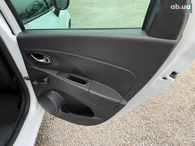 Рено Клио, объемом двигателя 1.5 л и пробегом 142 тыс. км за 9500 $, фото 11 на Automoto.ua