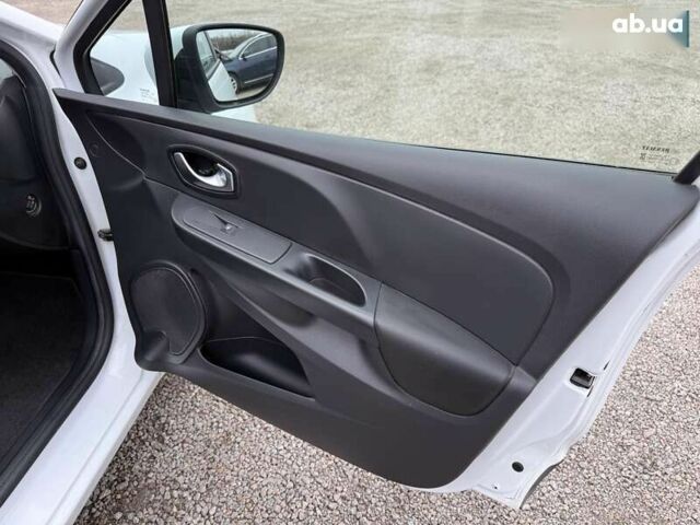 Рено Клио, объемом двигателя 1.5 л и пробегом 142 тыс. км за 9500 $, фото 16 на Automoto.ua