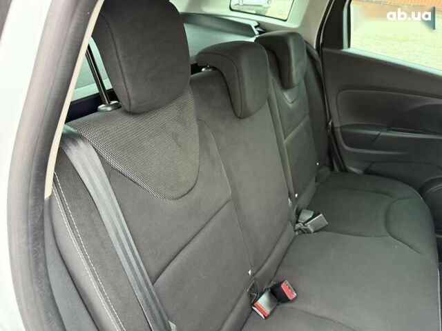 Рено Клио, объемом двигателя 1.5 л и пробегом 142 тыс. км за 9500 $, фото 14 на Automoto.ua