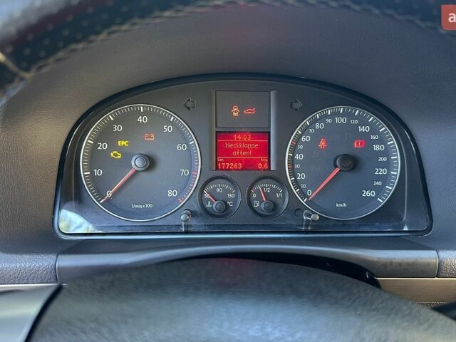 Рено Клио, объемом двигателя 1.5 л и пробегом 218 тыс. км за 8882 $, фото 16 на Automoto.ua
