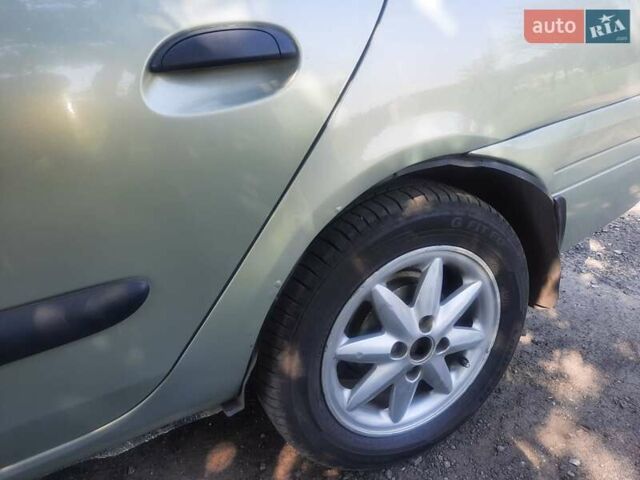 Рено Клио, объемом двигателя 1.4 л и пробегом 321 тыс. км за 3400 $, фото 15 на Automoto.ua