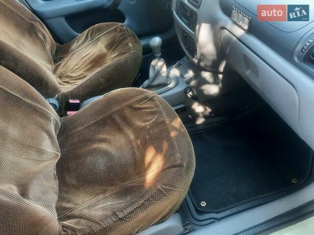 Рено Клио, объемом двигателя 1.4 л и пробегом 321 тыс. км за 3400 $, фото 31 на Automoto.ua