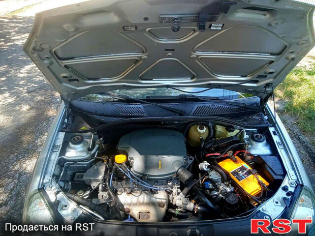 Рено Клио, объемом двигателя 1.4 л и пробегом 0 тыс. км за 3500 $, фото 12 на Automoto.ua