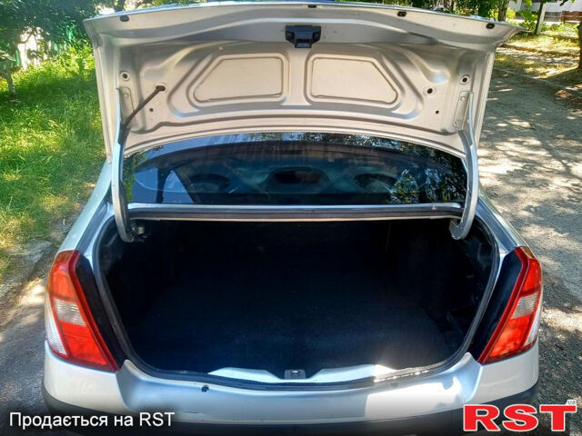 Рено Клио, объемом двигателя 1.4 л и пробегом 0 тыс. км за 3500 $, фото 9 на Automoto.ua