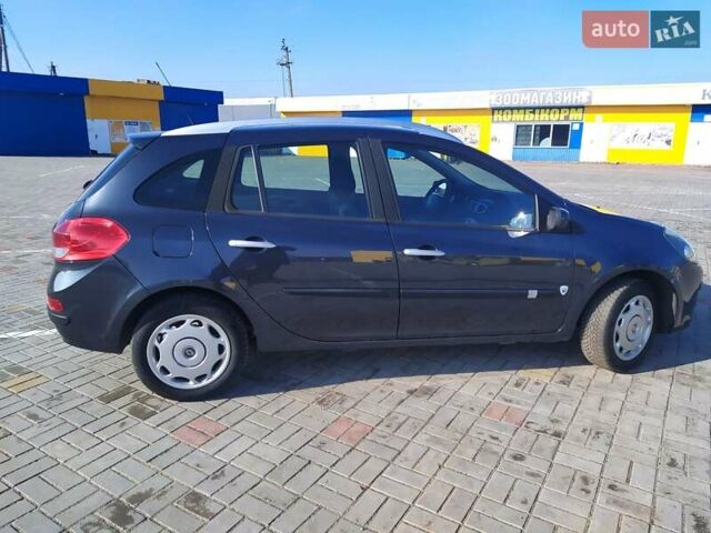 Рено Клио, объемом двигателя 1.2 л и пробегом 217 тыс. км за 5400 $, фото 3 на Automoto.ua