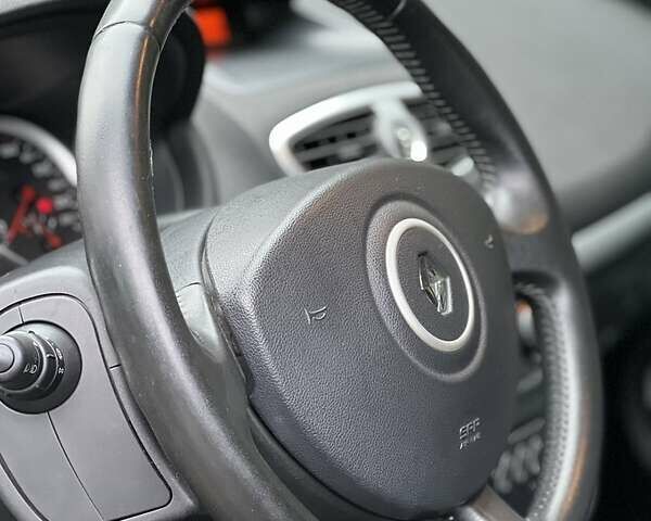 Рено Кліо, об'ємом двигуна 1.2 л та пробігом 205 тис. км за 4550 $, фото 40 на Automoto.ua