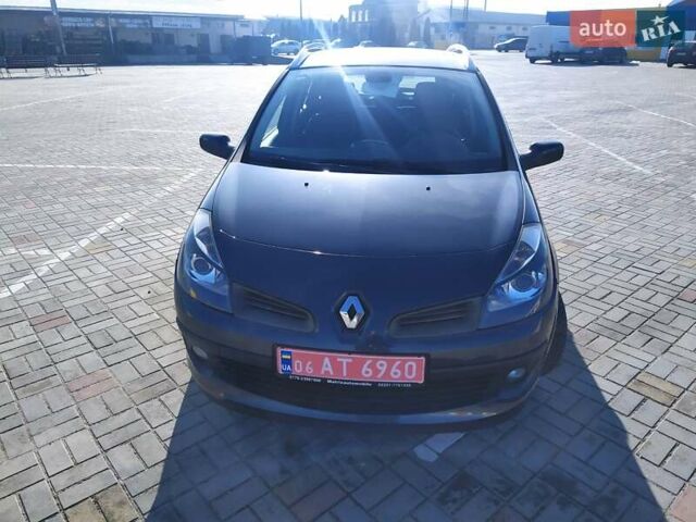 Рено Клио, объемом двигателя 1.2 л и пробегом 217 тыс. км за 5400 $, фото 5 на Automoto.ua