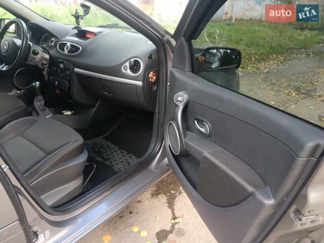 Рено Клио, объемом двигателя 1.5 л и пробегом 175 тыс. км за 4000 $, фото 3 на Automoto.ua
