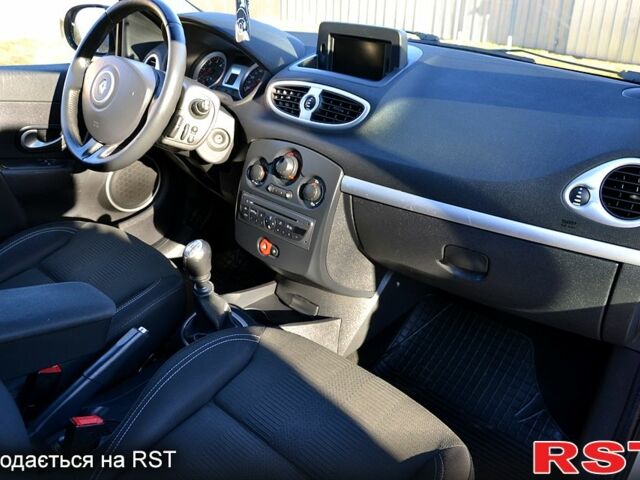 Рено Клио, объемом двигателя 1.5 л и пробегом 125 тыс. км за 6400 $, фото 8 на Automoto.ua