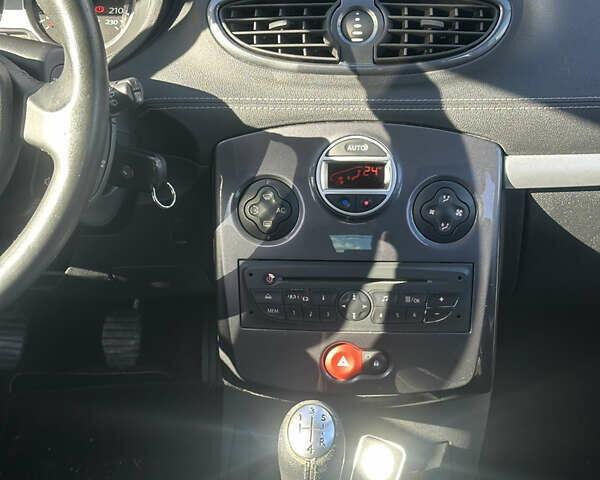 Рено Клио 2010 в Виннице на Automoto.ua Рено Клио, объемом двигателя 1.2 л и пробегом 196 тыс. км за 5450 $, фото 13 на Automoto.ua