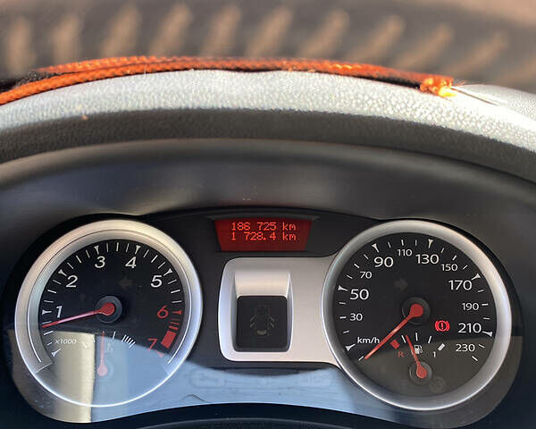 Рено Клио, объемом двигателя 1.2 л и пробегом 230 тыс. км за 5200 $, фото 3 на Automoto.ua