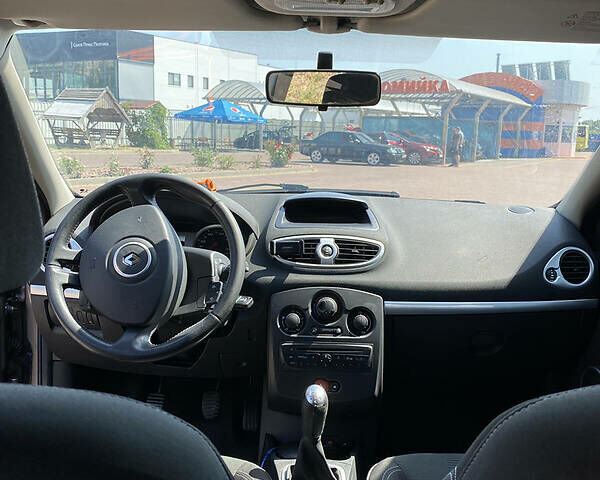 Рено Клио, объемом двигателя 1.2 л и пробегом 230 тыс. км за 5200 $, фото 7 на Automoto.ua