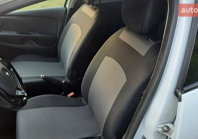 Рено Клио, объемом двигателя 1.46 л и пробегом 242 тыс. км за 6999 $, фото 17 на Automoto.ua