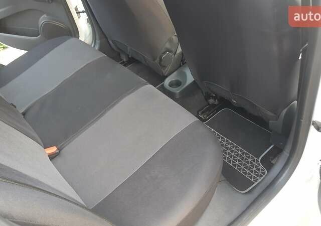 Рено Клио, объемом двигателя 1.46 л и пробегом 242 тыс. км за 6999 $, фото 9 на Automoto.ua