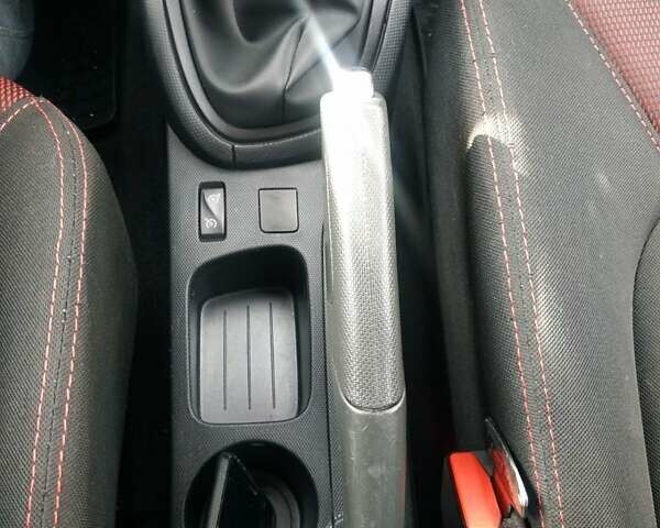 Рено Клио, объемом двигателя 1.5 л и пробегом 248 тыс. км за 7800 $, фото 17 на Automoto.ua