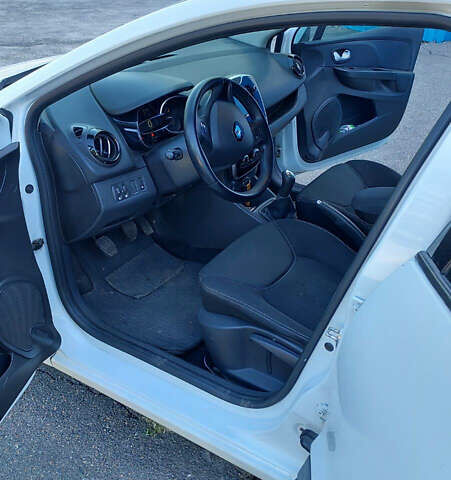Рено Клио, объемом двигателя 1.46 л и пробегом 188 тыс. км за 7200 $, фото 4 на Automoto.ua