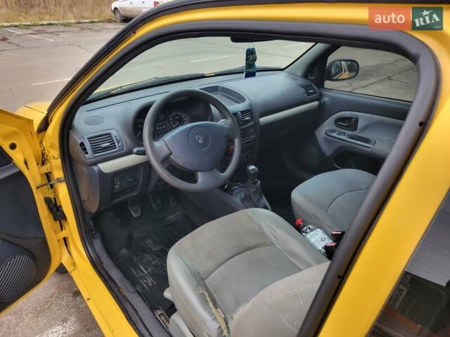 Жовтий Рено Кліо, об'ємом двигуна 1.46 л та пробігом 370 тис. км за 2200 $, фото 8 на Automoto.ua