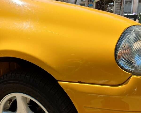 Желтый Рено Клио, объемом двигателя 1.39 л и пробегом 150 тыс. км за 2500 $, фото 12 на Automoto.ua