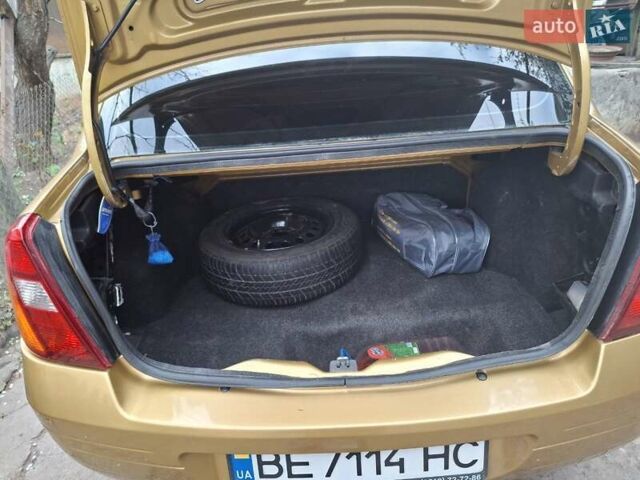 Жовтий Рено Кліо, об'ємом двигуна 1.4 л та пробігом 240 тис. км за 3900 $, фото 4 на Automoto.ua