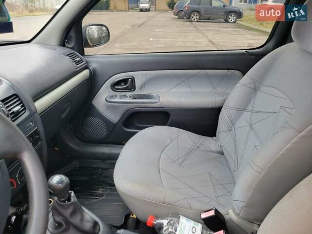 Жовтий Рено Кліо, об'ємом двигуна 1.46 л та пробігом 370 тис. км за 2200 $, фото 11 на Automoto.ua