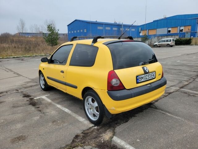 Желтый Рено Клио, объемом двигателя 1.5 л и пробегом 220 тыс. км за 2400 $, фото 3 на Automoto.ua
