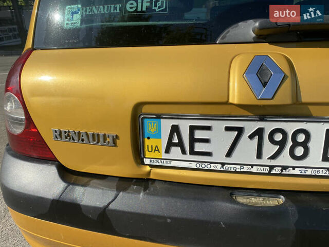 Желтый Рено Клио, объемом двигателя 1.4 л и пробегом 174 тыс. км за 2300 $, фото 9 на Automoto.ua