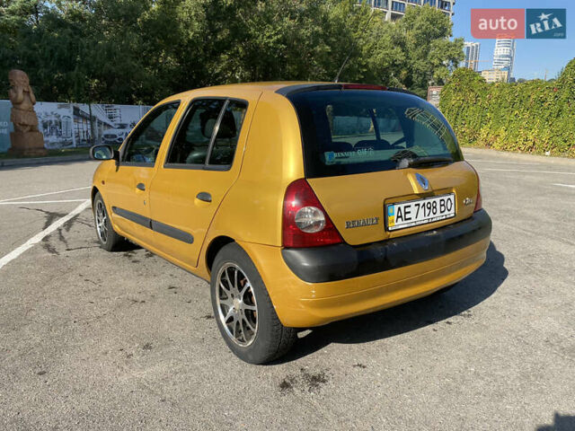 Желтый Рено Клио, объемом двигателя 1.4 л и пробегом 174 тыс. км за 2300 $, фото 6 на Automoto.ua