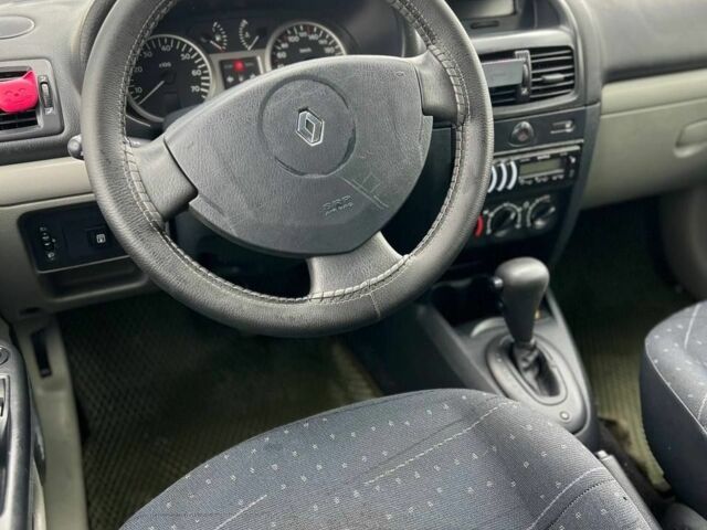 Желтый Рено Клио, объемом двигателя 0 л и пробегом 246 тыс. км за 3100 $, фото 6 на Automoto.ua