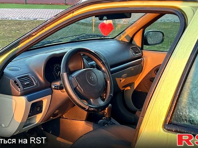 Жовтий Рено Кліо, об'ємом двигуна 1.4 л та пробігом 174 тис. км за 4500 $, фото 9 на Automoto.ua