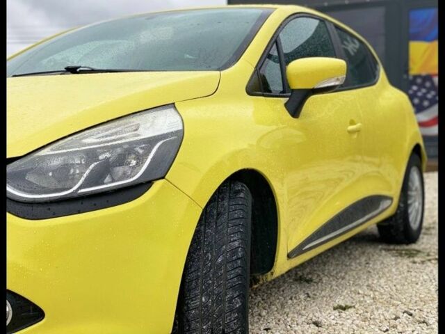 Желтый Рено Клио, объемом двигателя 1.5 л и пробегом 106 тыс. км за 6000 $, фото 2 на Automoto.ua