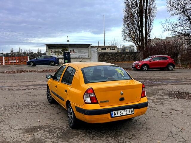 Желтый Рено Клио, объемом двигателя 1.5 л и пробегом 296 тыс. км за 3200 $, фото 1 на Automoto.ua