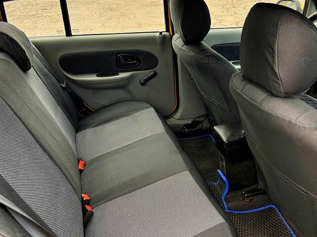 Желтый Рено Клио, объемом двигателя 1.5 л и пробегом 296 тыс. км за 3200 $, фото 5 на Automoto.ua