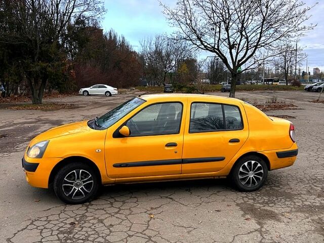 Желтый Рено Клио, объемом двигателя 1.5 л и пробегом 296 тыс. км за 3200 $, фото 2 на Automoto.ua