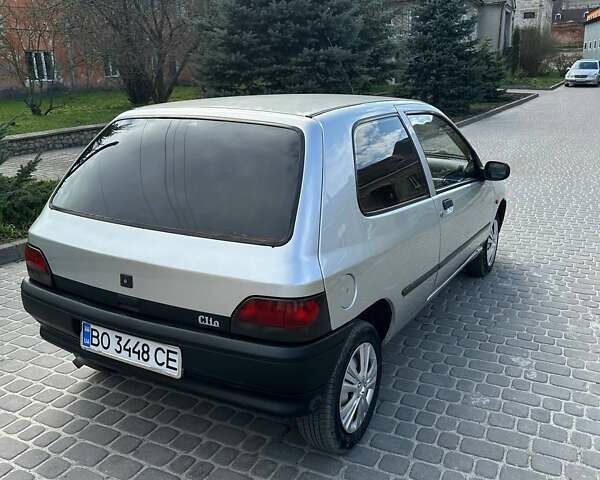 Серый Рено Клио, объемом двигателя 1.2 л и пробегом 209 тыс. км за 2500 $, фото 9 на Automoto.ua
