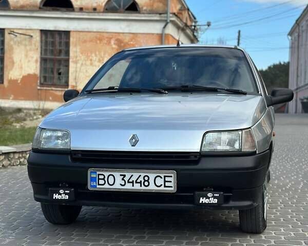 Серый Рено Клио, объемом двигателя 1.2 л и пробегом 209 тыс. км за 2500 $, фото 1 на Automoto.ua