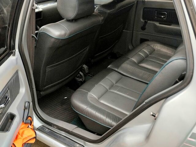 Серый Рено Клио, объемом двигателя 1.4 л и пробегом 100 тыс. км за 2000 $, фото 2 на Automoto.ua