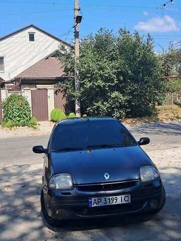 Серый Рено Клио, объемом двигателя 1.39 л и пробегом 112 тыс. км за 3400 $, фото 2 на Automoto.ua