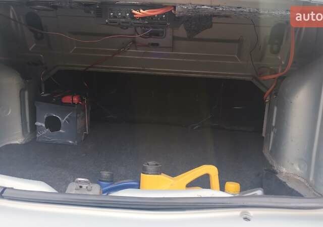 Серый Рено Клио, объемом двигателя 1.4 л и пробегом 328 тыс. км за 3000 $, фото 10 на Automoto.ua