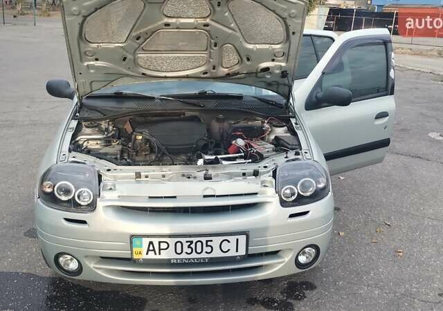 Серый Рено Клио, объемом двигателя 1.4 л и пробегом 328 тыс. км за 3000 $, фото 6 на Automoto.ua