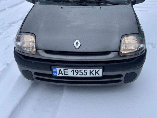 Сірий Рено Кліо, об'ємом двигуна 1.6 л та пробігом 200 тис. км за 3450 $, фото 3 на Automoto.ua
