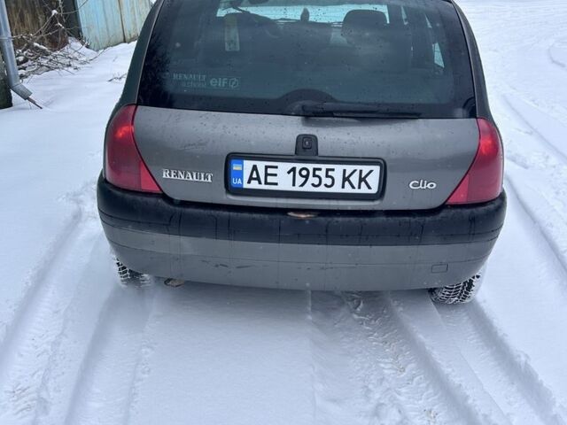 Сірий Рено Кліо, об'ємом двигуна 1.6 л та пробігом 200 тис. км за 3450 $, фото 11 на Automoto.ua