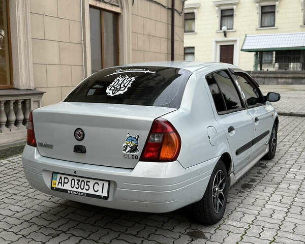 Серый Рено Клио, объемом двигателя 1.4 л и пробегом 320 тыс. км за 2750 $, фото 3 на Automoto.ua