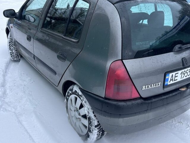 Сірий Рено Кліо, об'ємом двигуна 1.6 л та пробігом 200 тис. км за 3450 $, фото 6 на Automoto.ua