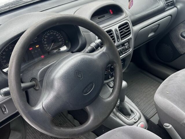 Сірий Рено Кліо, об'ємом двигуна 1.6 л та пробігом 200 тис. км за 3450 $, фото 4 на Automoto.ua