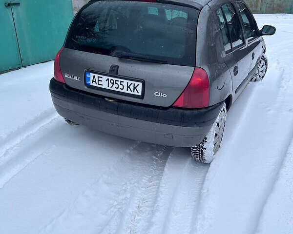 Сірий Рено Кліо, об'ємом двигуна 1.6 л та пробігом 200 тис. км за 3350 $, фото 4 на Automoto.ua